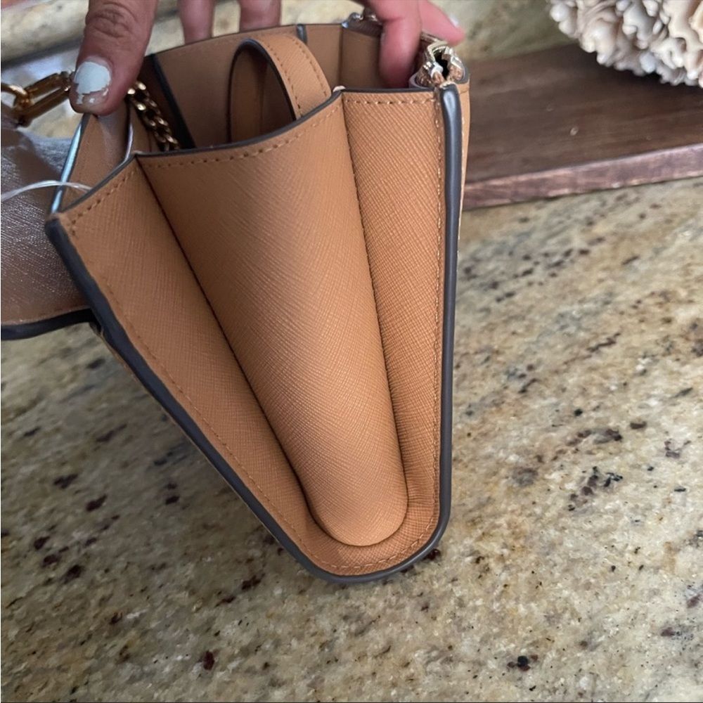 SOLD.   Tory Burch chain wallet / crossbody - Picture 8 of 10